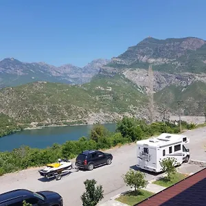 Lugina E Komanit 3*, Koman Albanien